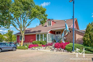 12 Oaks at Schaumburg building in Schaumburg, IL