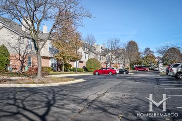 12 Oaks at Schaumburg building in Schaumburg, IL