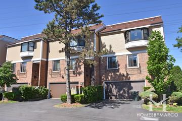 Carlyle Court subdivision in Skokie, IL