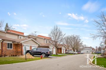 Heritage Manor subdivision in Palatine, IL