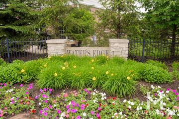 Photos of Waters Edge subdivision in Glen Ellyn, IL