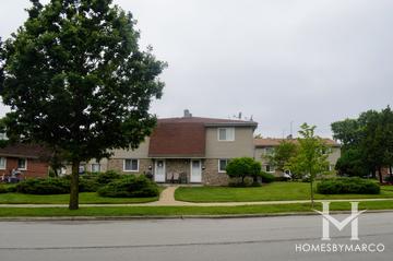 Glen Ellyn Court subdivision in Glen Ellyn, IL