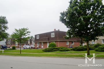 Photos of Glen Ellyn Court subdivision in Glen Ellyn, IL