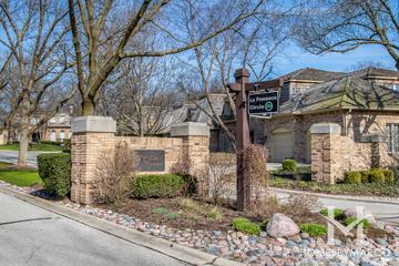 Chateaux Le Provence subdivision in Naperville, IL