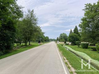 Photos of Fairlane Farms subdivision in Naperville, IL