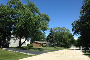 Oakview subdivision in Lisle, IL