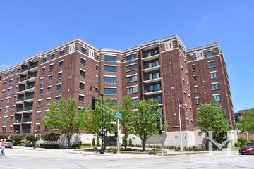 Towne Place building in Arlington Heights, IL