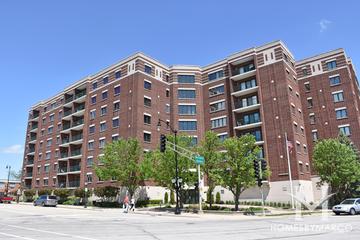 Towne Place building in Arlington Heights, IL