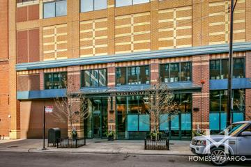 Gallery 400 building in the River North neighborhood of Chicago, IL