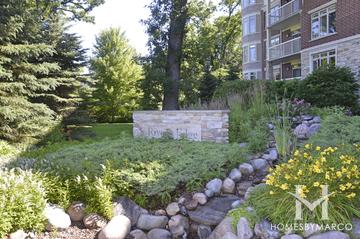 Photos of Rivers Edge building in Vernon Hills, IL