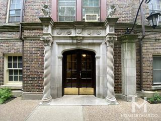 Hull Terrace Condos building in Evanston, IL