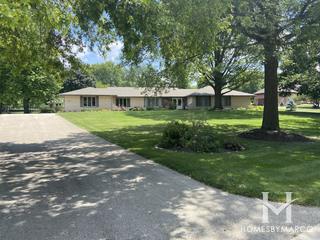 Carriage Way Estates subdivision in Naperville, IL