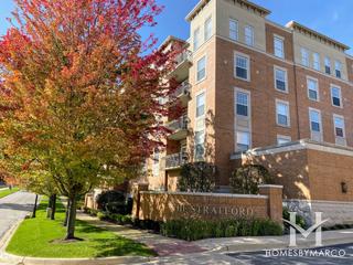 Photos of The Stratford Of Palatine building in Palatine, IL