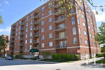 Monteclare Condominiums building in Des Plaines, IL