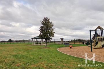 Silverstone Lake subdivision in Carpentersville, IL
