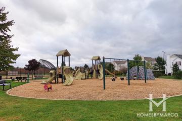 Silverstone Lake subdivision in Carpentersville, IL