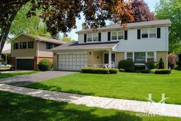 Sunset Heights subdivision in Mount Prospect, IL