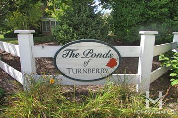 Photos of Turnberry Estates subdivision in Crystal Lake, IL