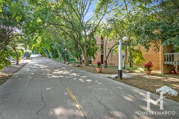 Four Lakes subdivision in Lisle, IL