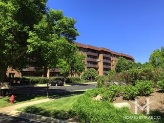 Valley Lo Towers building in Glenview, IL
