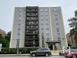 Lakeview Terrace building in Evanston, IL