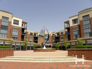 Photos of Riverside Plaza building in Algonquin, IL