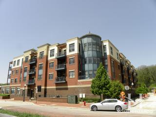 Riverside Plaza building in Algonquin, IL