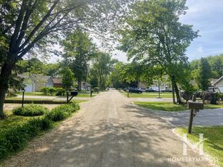Hawthorn Trails subdivision in Hawthorn Woods, IL
