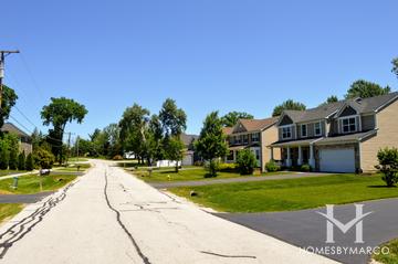 Glenrise Grove subdivision in Glen Ellyn, IL