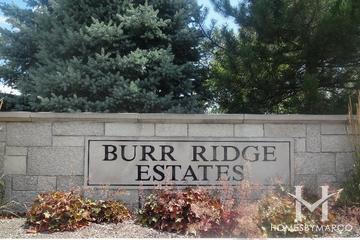 Burr Ridge Estates subdivision in Burr Ridge, IL