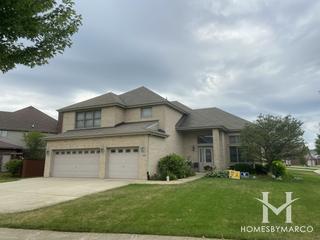 Oak Bluff Estates subdivision in Woodridge, IL