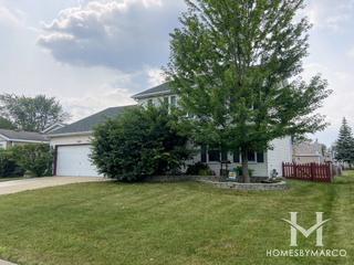 Photos of Brittany Place subdivision in Bolingbrook, IL