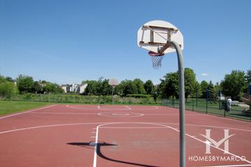 Windsor Woods subdivision in Arlington Heights, IL