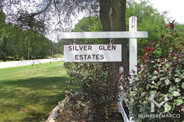 Photos of Silver Glen Estates subdivision in Crystal Lake, IL