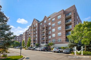 The Groves of Palatine building in Palatine, IL