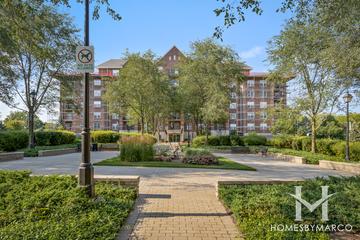 The Groves of Palatine building in Palatine, IL