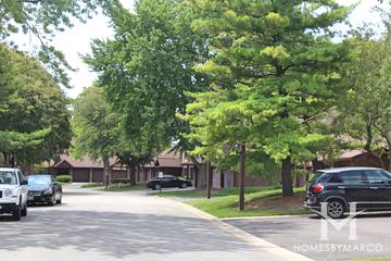 Briarcliffe Lakes subdivision in Wheaton, IL