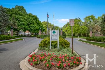 Rob Roy Country Club Village subdivision in Prospect Heights, IL