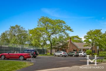 Rob Roy Country Club Village subdivision in Prospect Heights, IL
