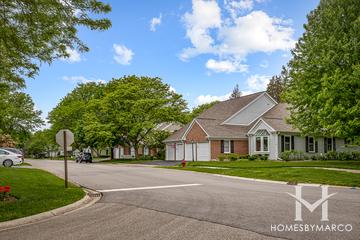 Rob Roy Country Club Village subdivision in Prospect Heights, IL