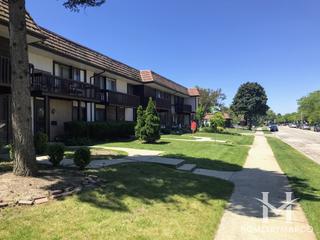 Tanglewood subdivision in Hanover Park, IL