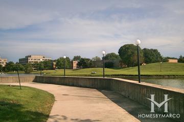 Hawthorn Estates building in Schaumburg, IL
