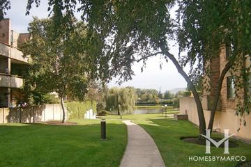 Hawthorn Estates building in Schaumburg, IL