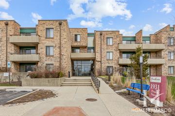 Hawthorn Estates building in Schaumburg, IL