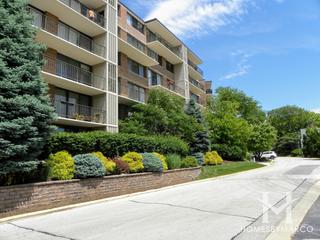 Atrium building in Elmhurst, IL