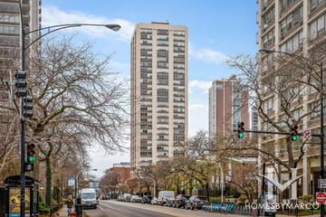Faulkner House building in the Gold Coast neighborhood of Chicago, IL