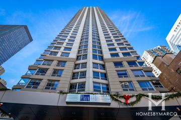 Plaza 440 Private Residences building in the River North neighborhood of Chicago, IL