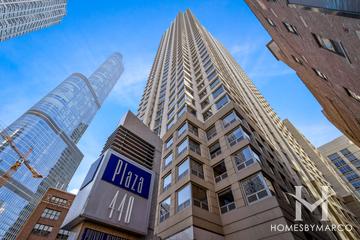 Plaza 440 Private Residences building in the River North neighborhood of Chicago, IL