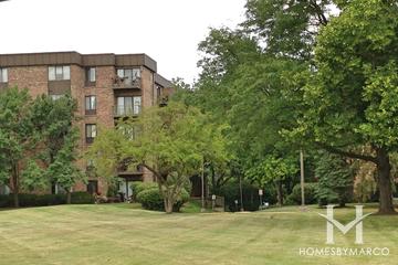 Walnut Creek subdivision in Lisle, IL