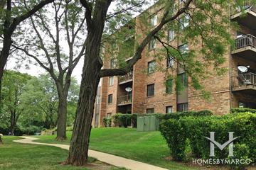 Walnut Creek subdivision in Lisle, IL